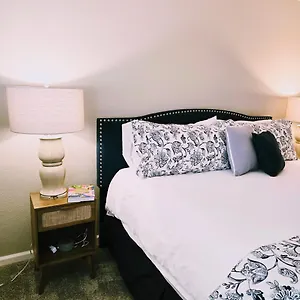Apartment Biltmore Bliss Desert Retreat! Phoenix